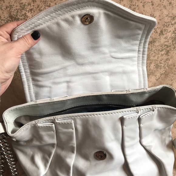 MARC JACOBS WHITE LEATHER LARGE HANDBAG!! - Picture 6 of 8